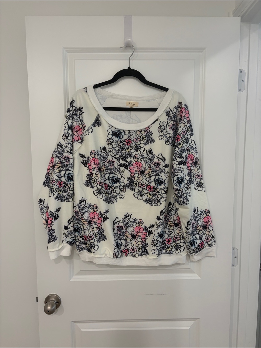 NWT Floral Scoop Neck Pullover Sweatshirt - White with Pink & Black Floral Print
